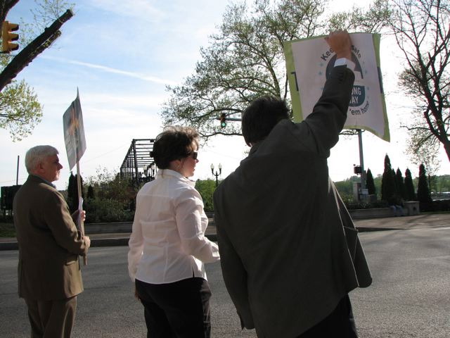 STOP This "WAR&...